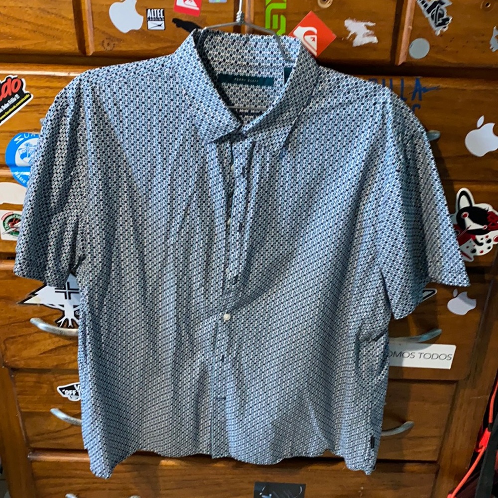 UEC Perry Ellis Size xl